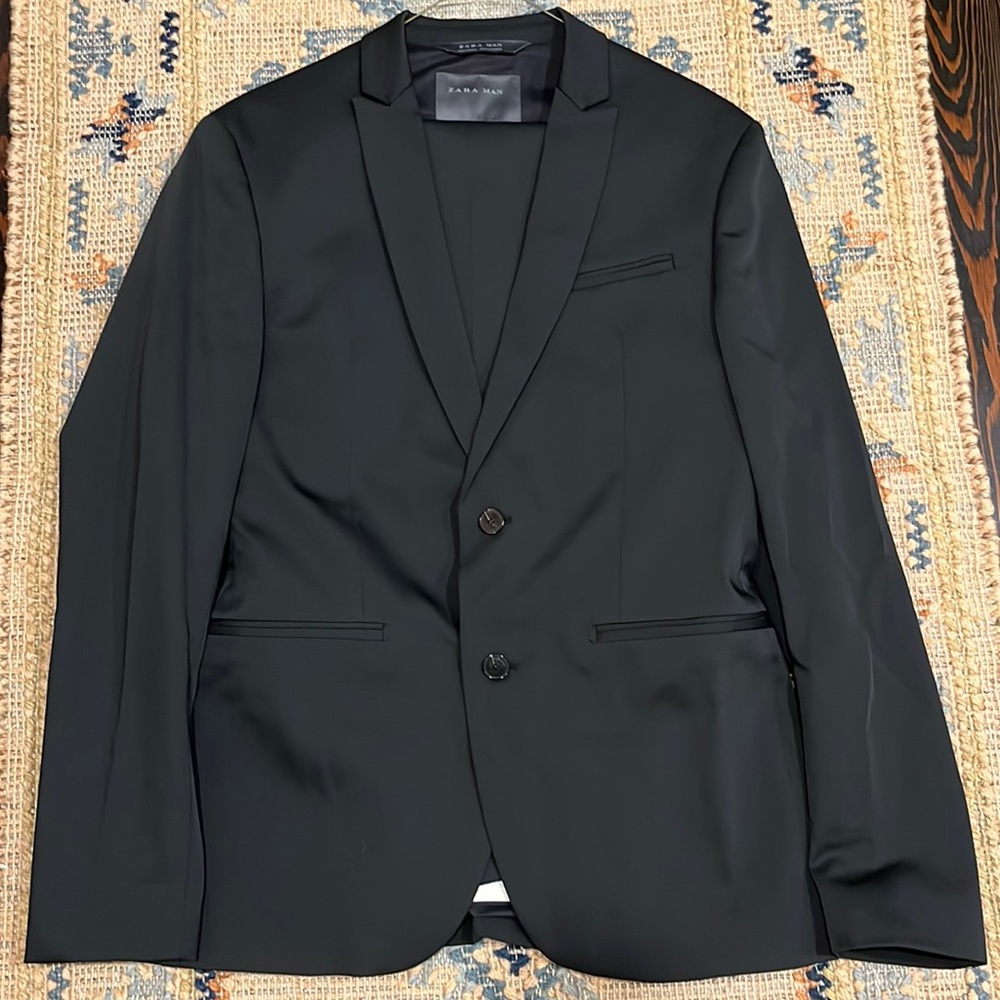 Mens Zara suit. Jacket and pants. Black. Pant size 34. Jacket size euro 50